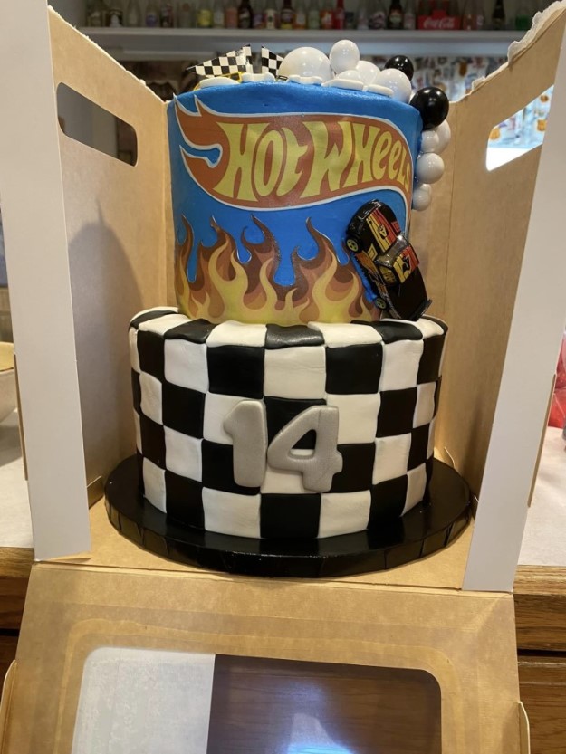 Read more about the article 14th Birthday Party: Hot Wheels Theme